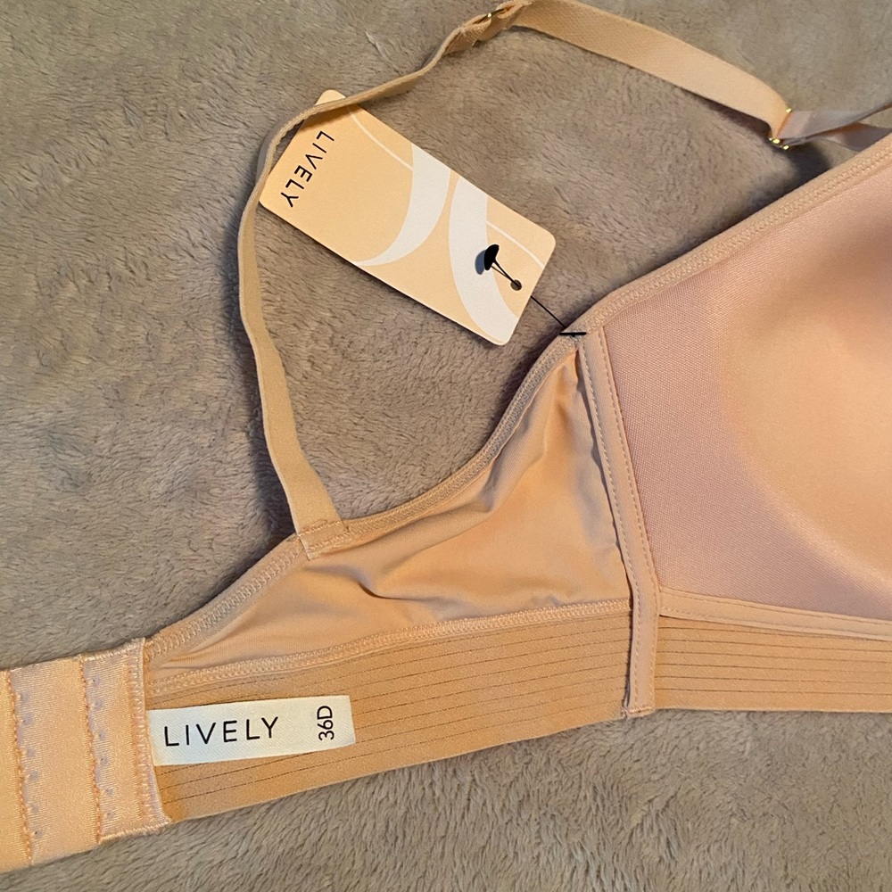 Nude Lively wireless bra size 36D NWT